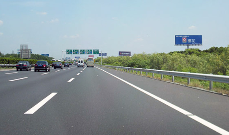 沪宁高速昆山段靠近昆山出口南侧单立柱（K8）