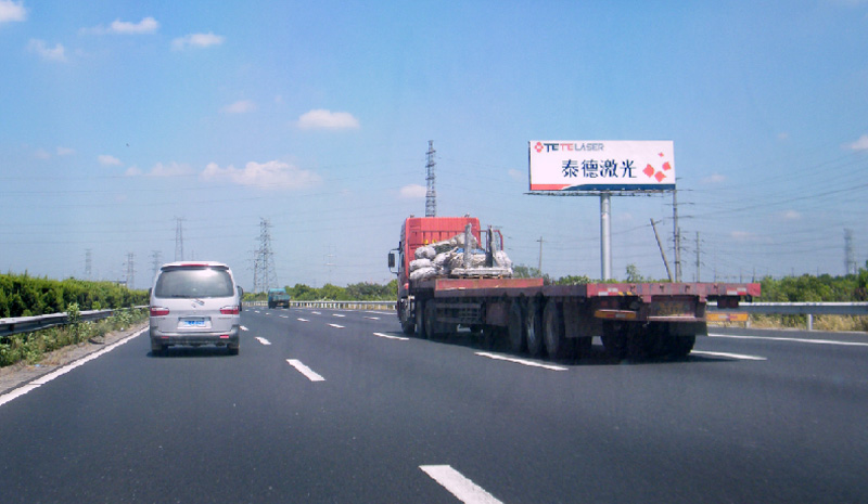 沪宁高速昆山距陆家出口2.5km单立柱（K16）