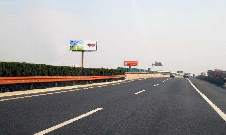 沪宁高速上海段距安亭500m北侧单立柱（K19）